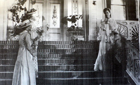 picture of Jane Wyman steps of house 1960